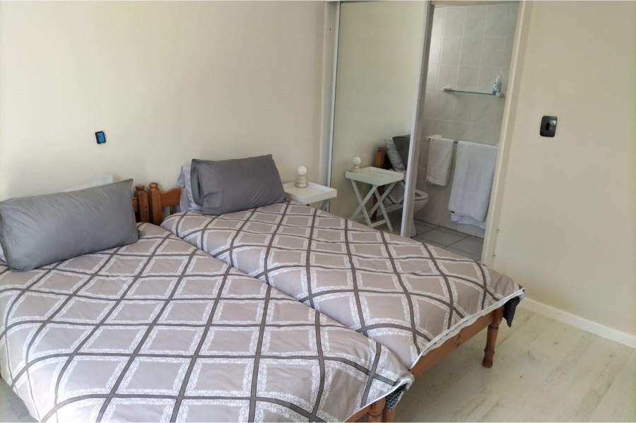 To Let 5 Bedroom Property for Rent in Flamingo Vlei Western Cape